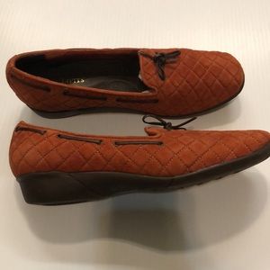 Eric Javits New York Made in Italy Orange Suede Leather Laces Loafers - 7 1/2